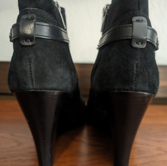 TORY BURCH Aaden black suede black logo detail wedge heel ankle boots size 9.5 - Picture 4 of 8